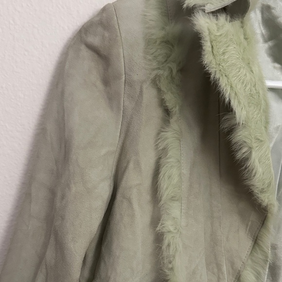 Vintage Green leather and Fur Trim Coat - Picture 2 of 10